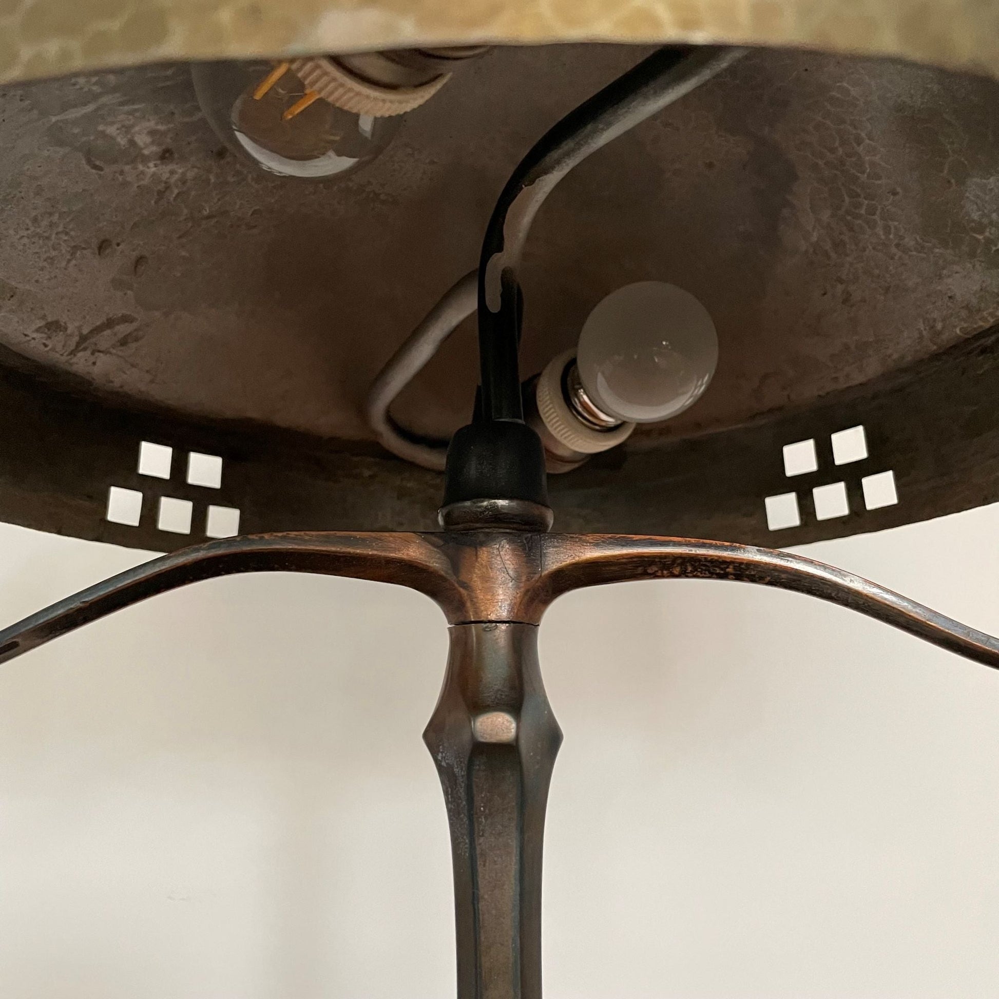Beautiful ‘Amsterdamse School’ desk lamp, 1st half 20th century - COLLECTORS RDAM