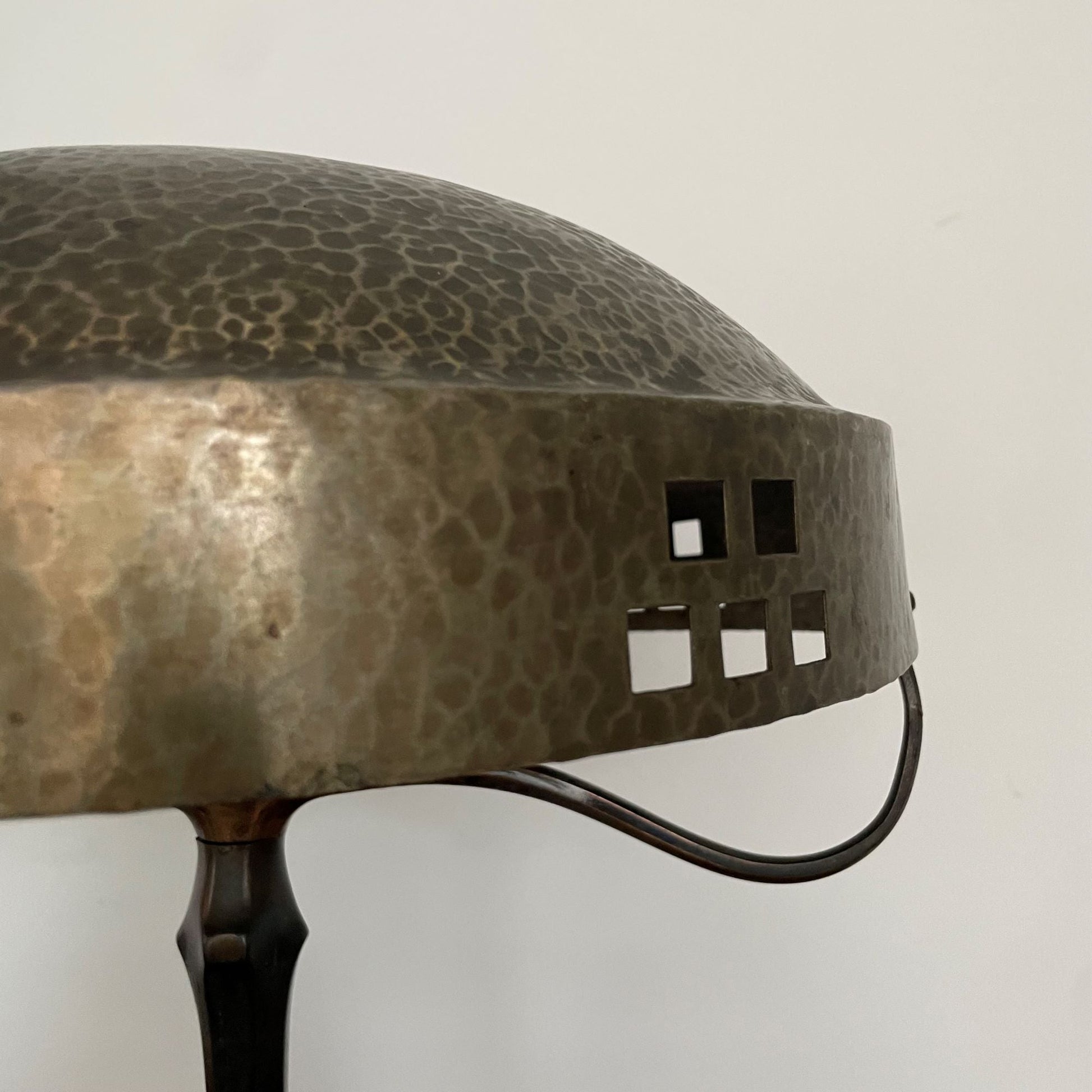 Beautiful ‘Amsterdamse School’ desk lamp, 1st half 20th century - COLLECTORS RDAM