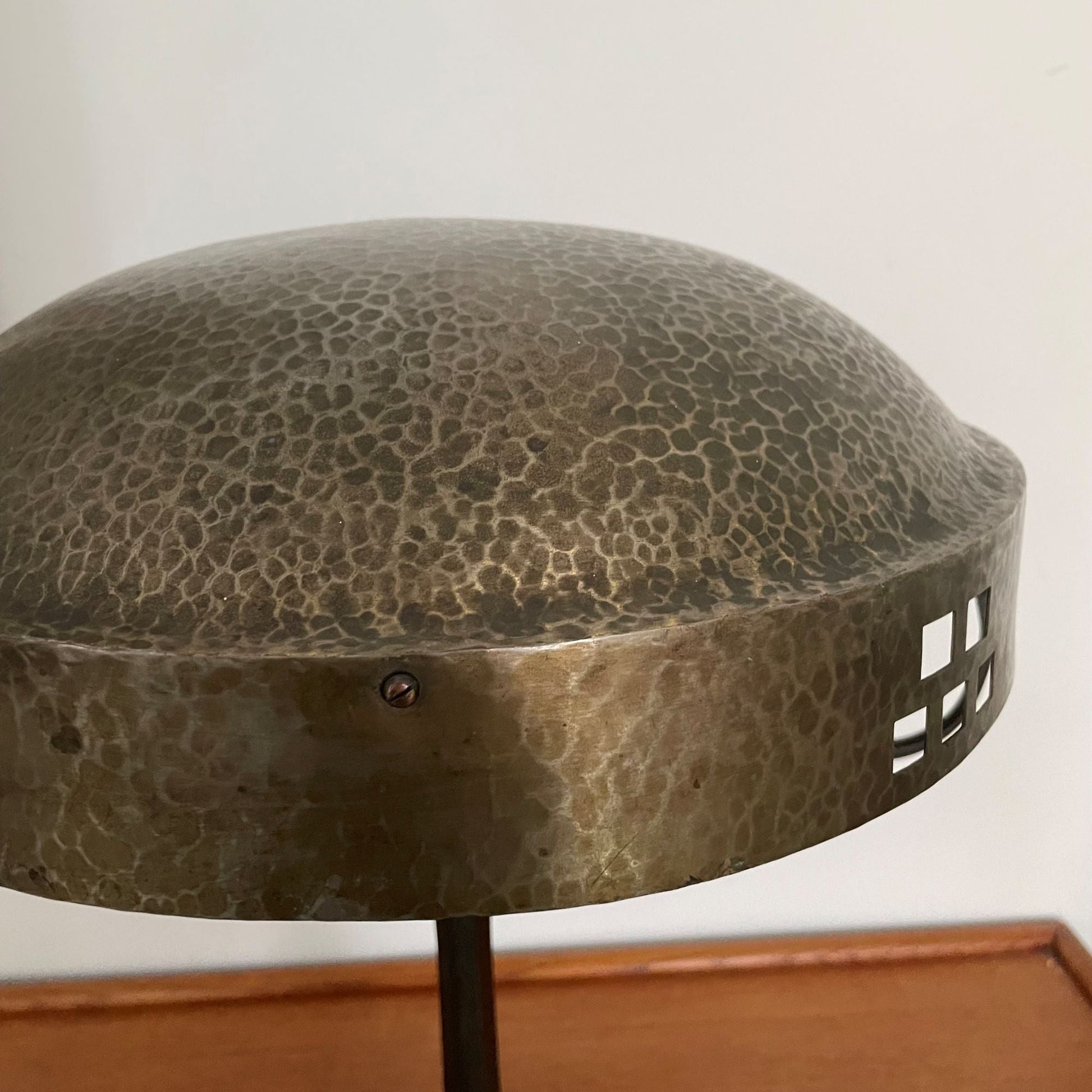 Beautiful ‘Amsterdamse School’ desk lamp, 1st half 20th century - COLLECTORS RDAM