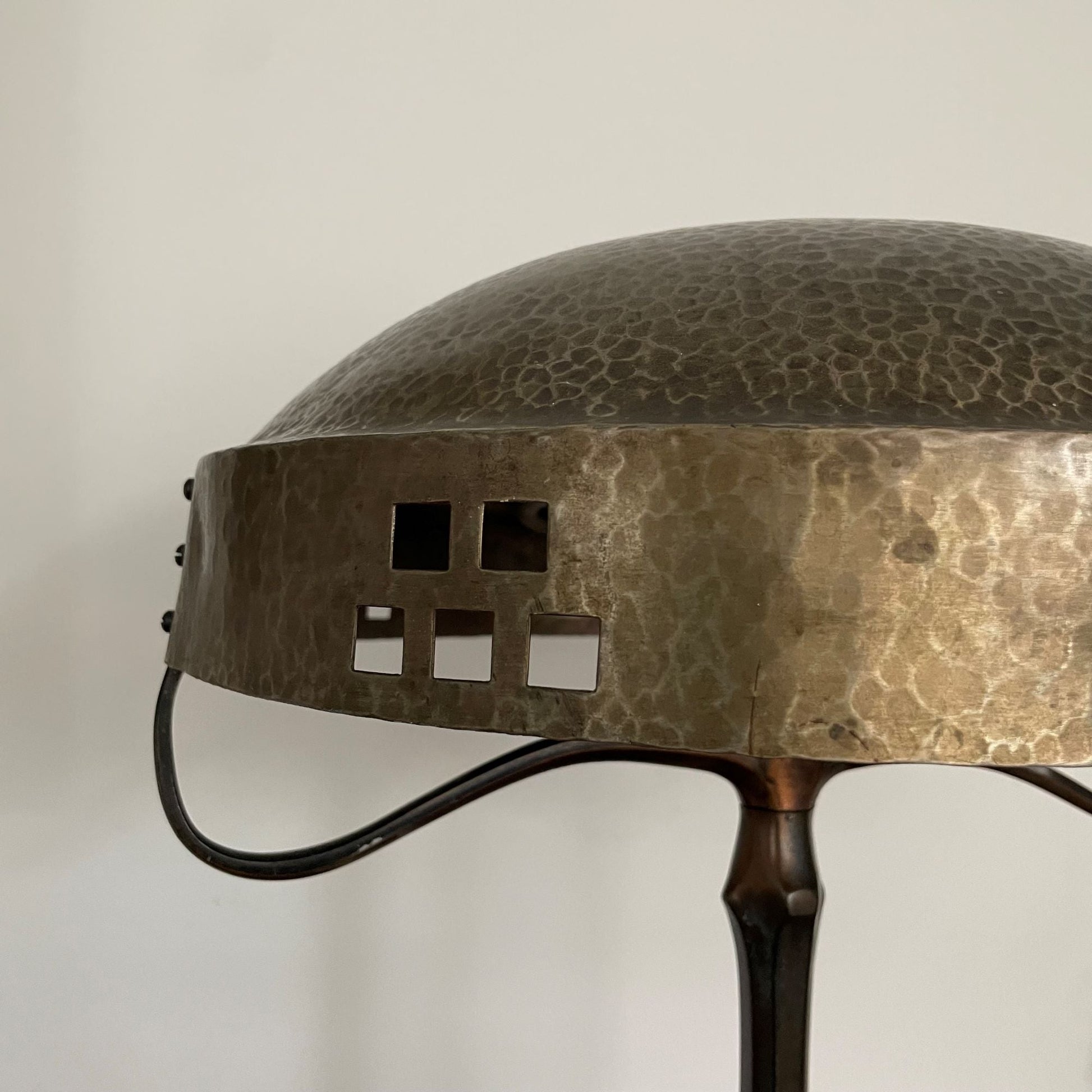 Beautiful ‘Amsterdamse School’ desk lamp, 1st half 20th century - COLLECTORS RDAM