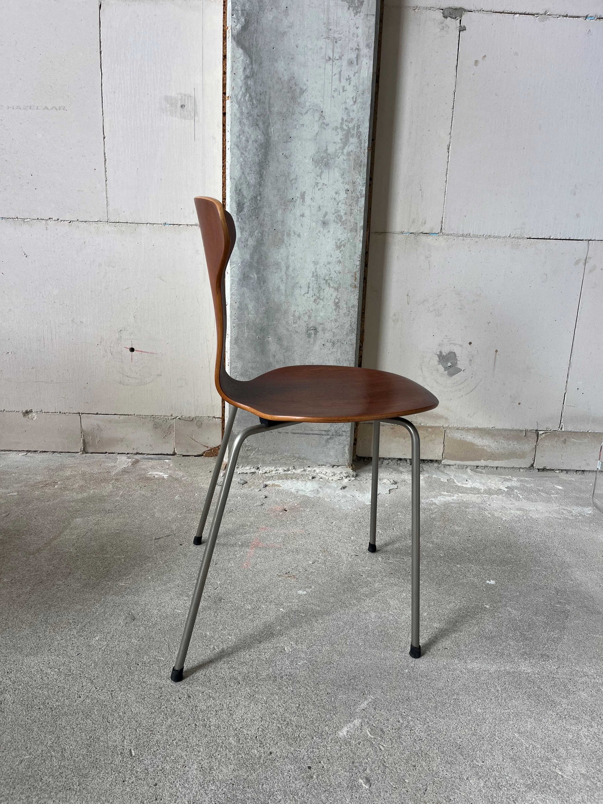 Mosquito 3105 chairl Arne Jacobsen - COLLECTORS RDAM