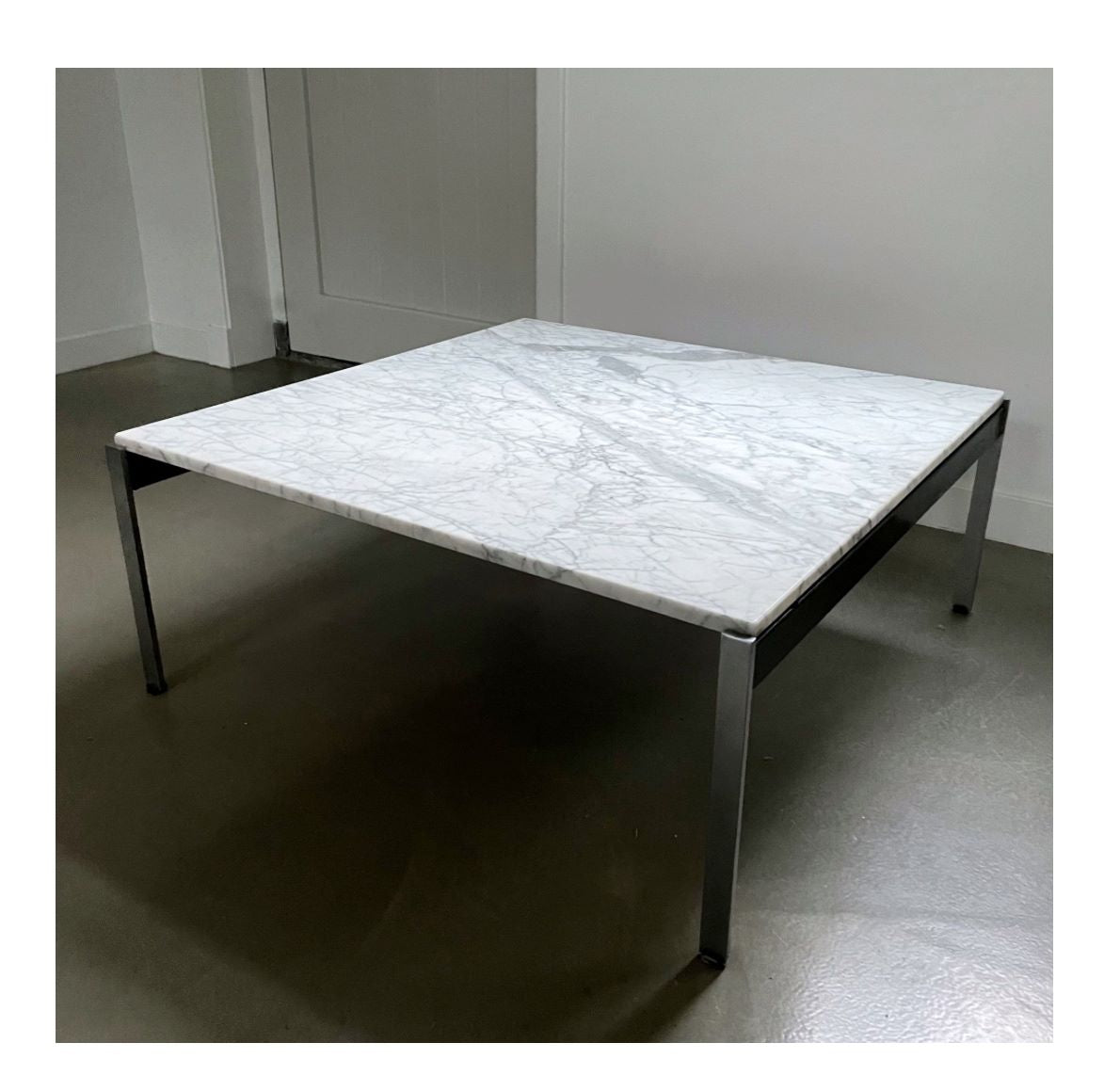 Rare 020 series marble coffee table, Kho Liang le for Artifort, 1950s - COLLECTORS RDAM